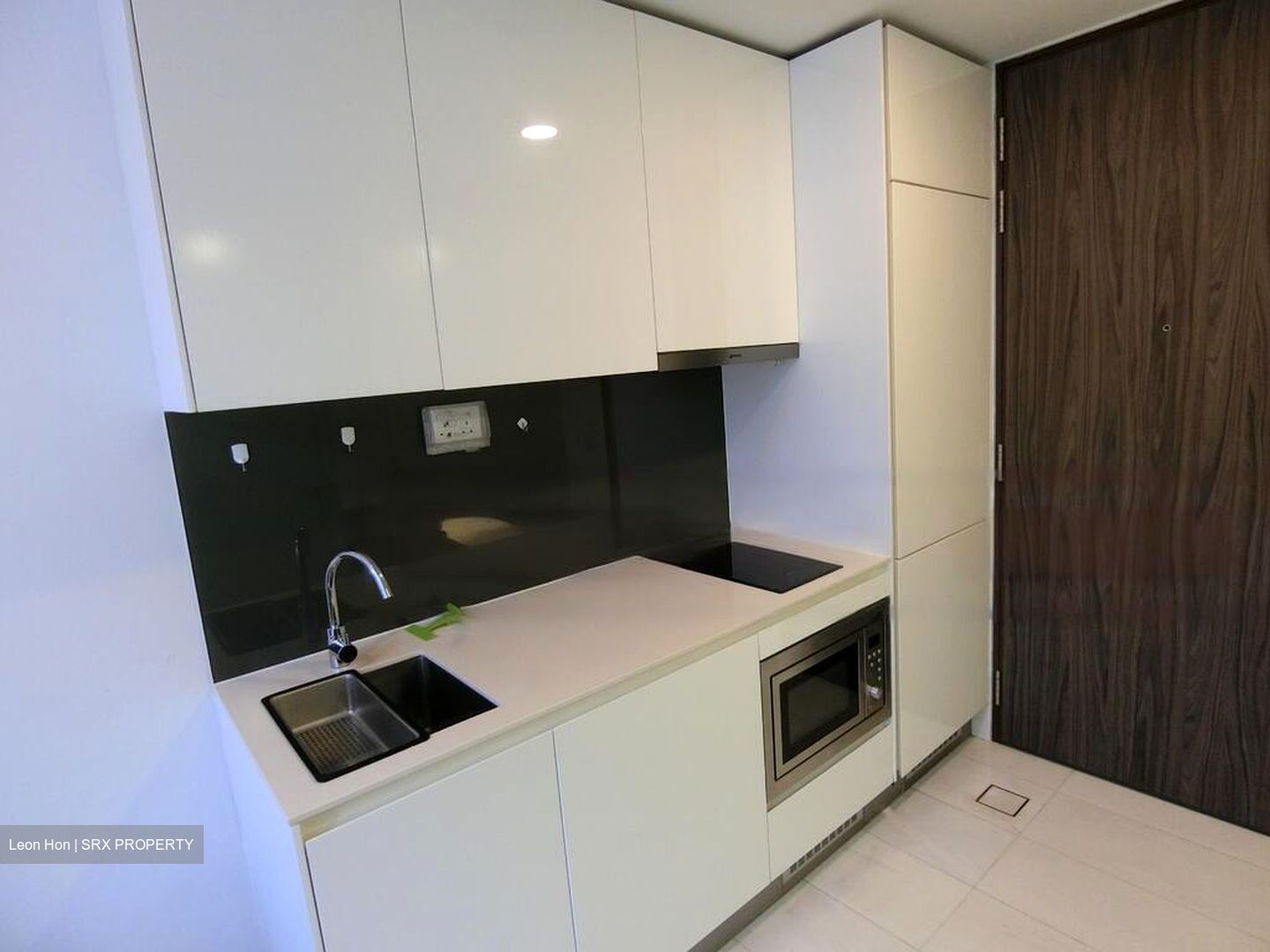 Metro Loft (D14), Apartment #467823451